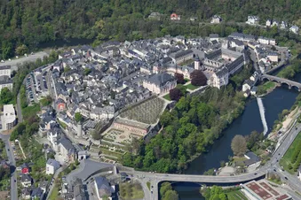 Schloss Weilburg (Carsten Steger, Aerial image of Schloss Weilburg (view from the southeast), CC BY-SA 4.0 )