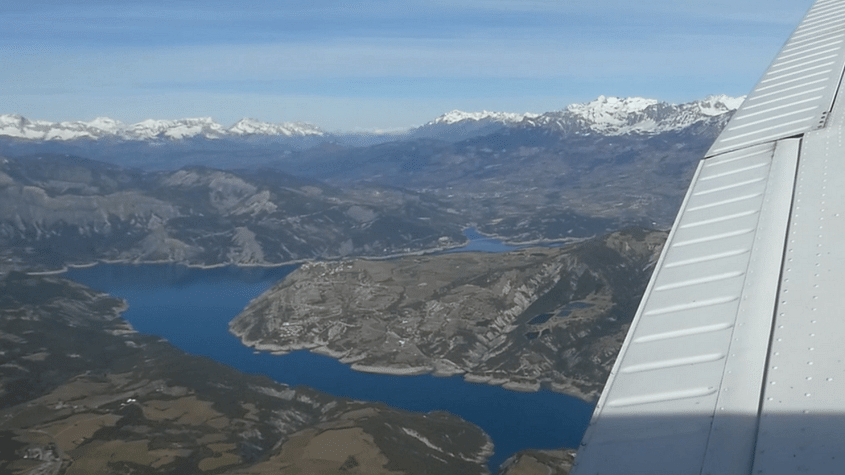 Flight over the lake of Serre-Ponçon and Barcelonnette