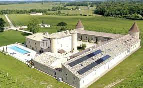 UN CHATEAU TOUTES LES 3 MINUTES DANS L ENTRE DEUX MERS