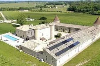 UN CHATEAU TOUTES LES 3 MINUTES DANS L ENTRE DEUX MERS