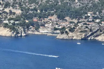 Balade aérienne autour de Marseille et des Calanques