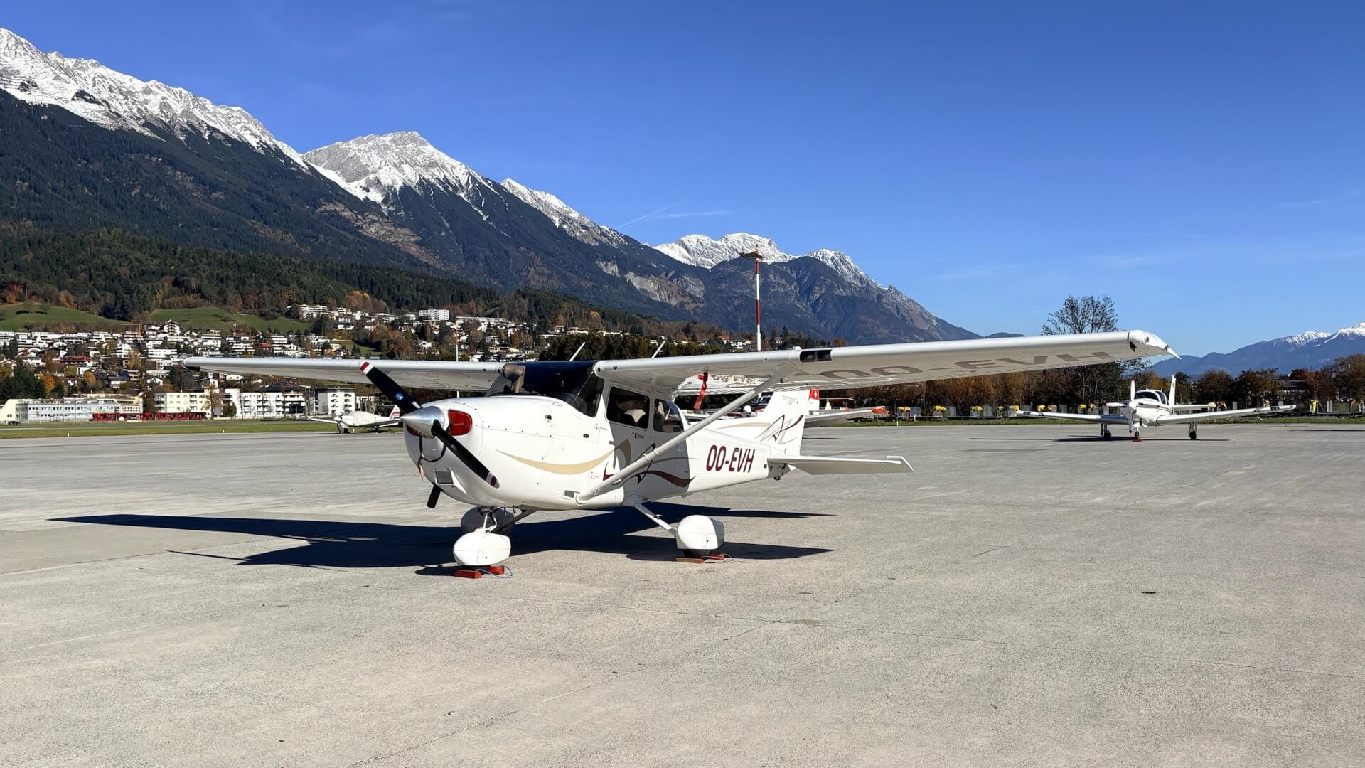 Cessna 172SP OO-EVH at LOWI Innsbruck