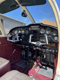 Piper PA28 235HP Dakota