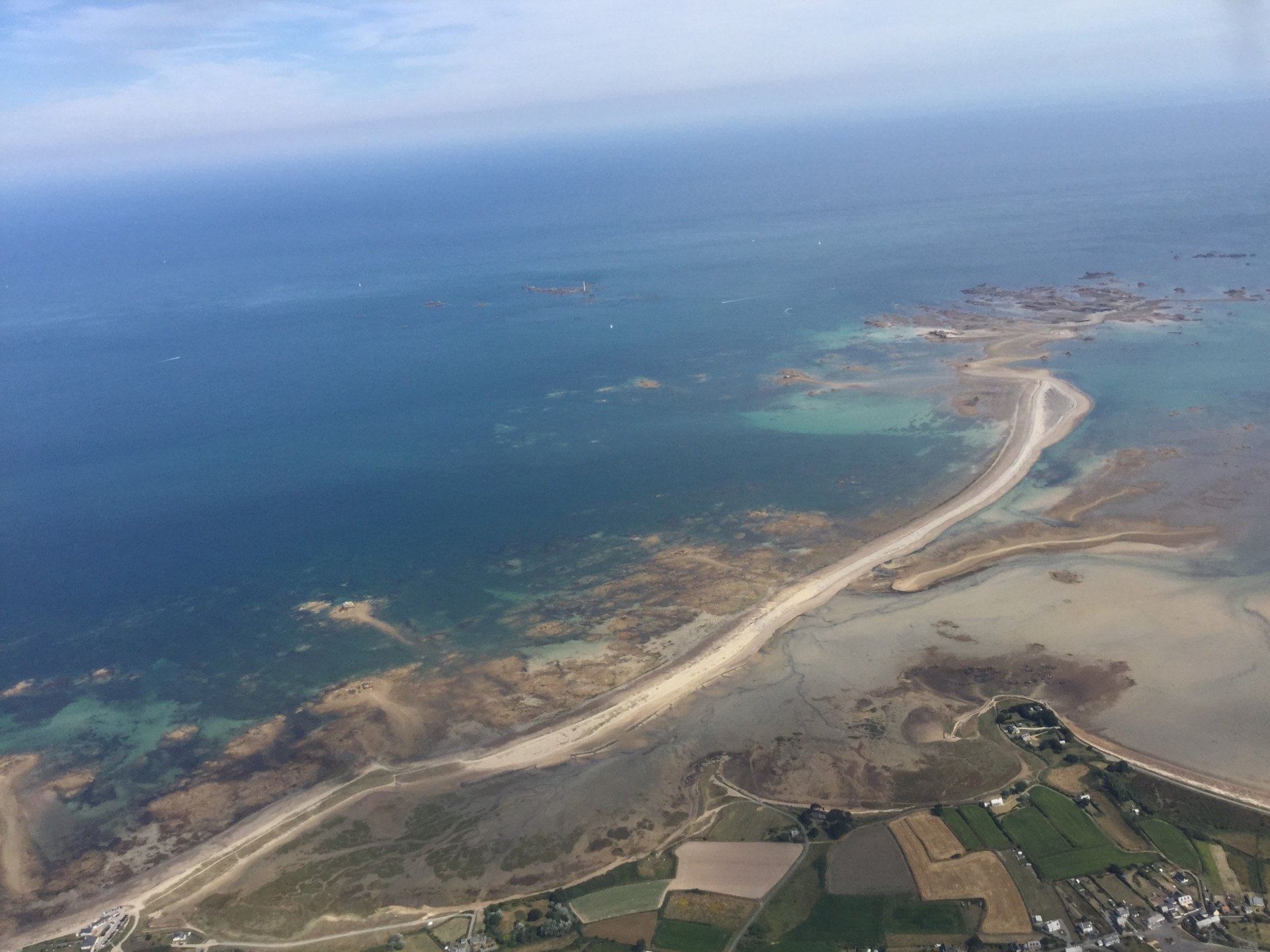 Evadez-vous à Ouessant en longeant la côte de Granite Rose