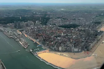 Survolez la zeelande et la côte belge