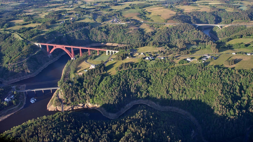 Chaine des Puys - Plomb du Cantal et viaduc de Garabit