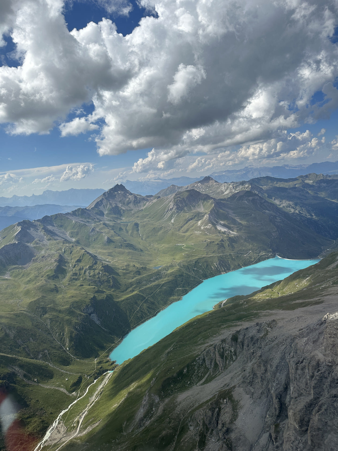 Vol au dessus des Alpes suisses