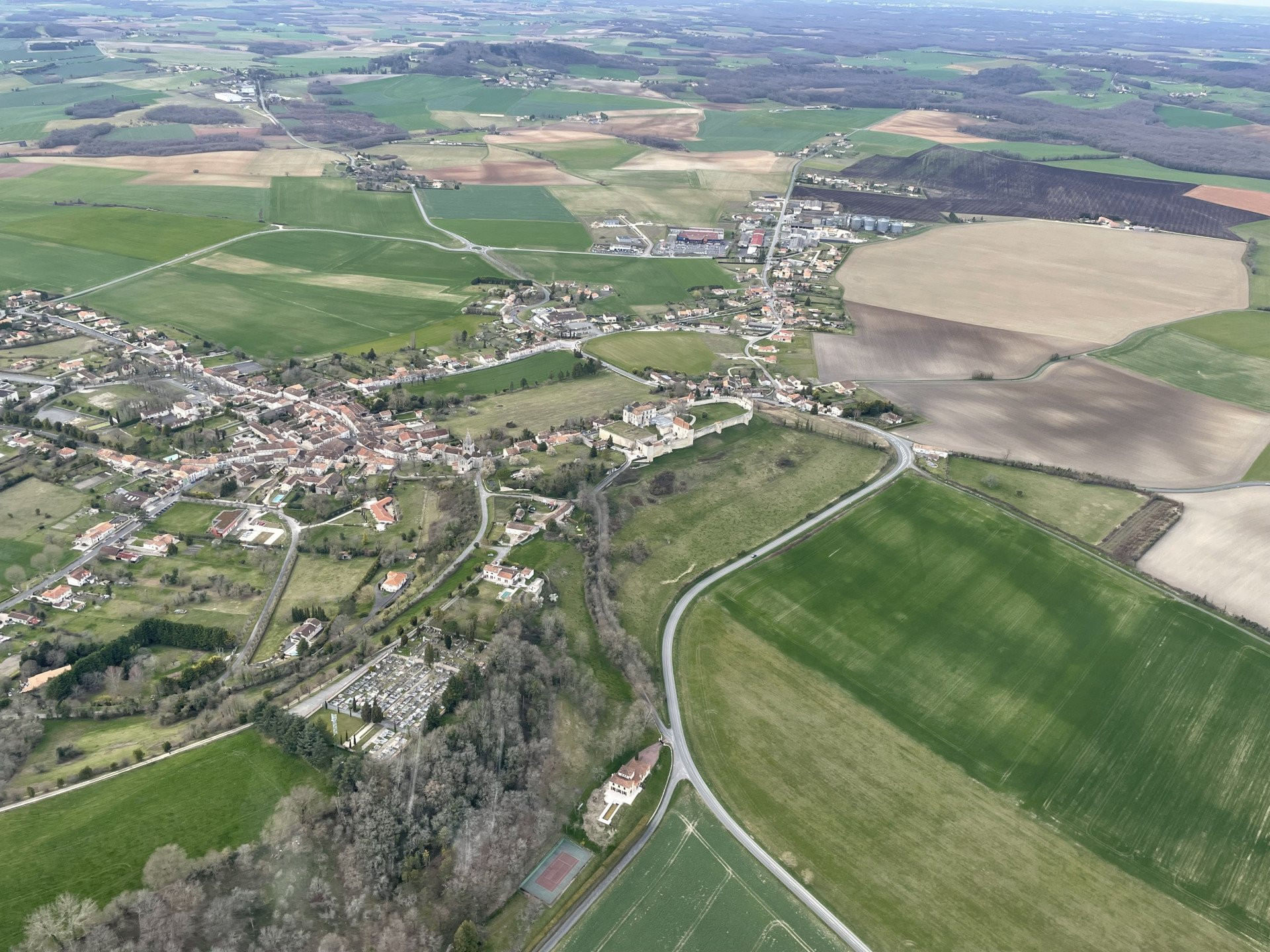 Angoulême et ses alentours en Hélicoptère - 20 min