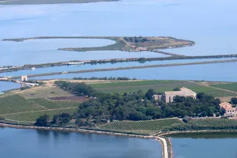 les étangs, abbaye de Maguelone