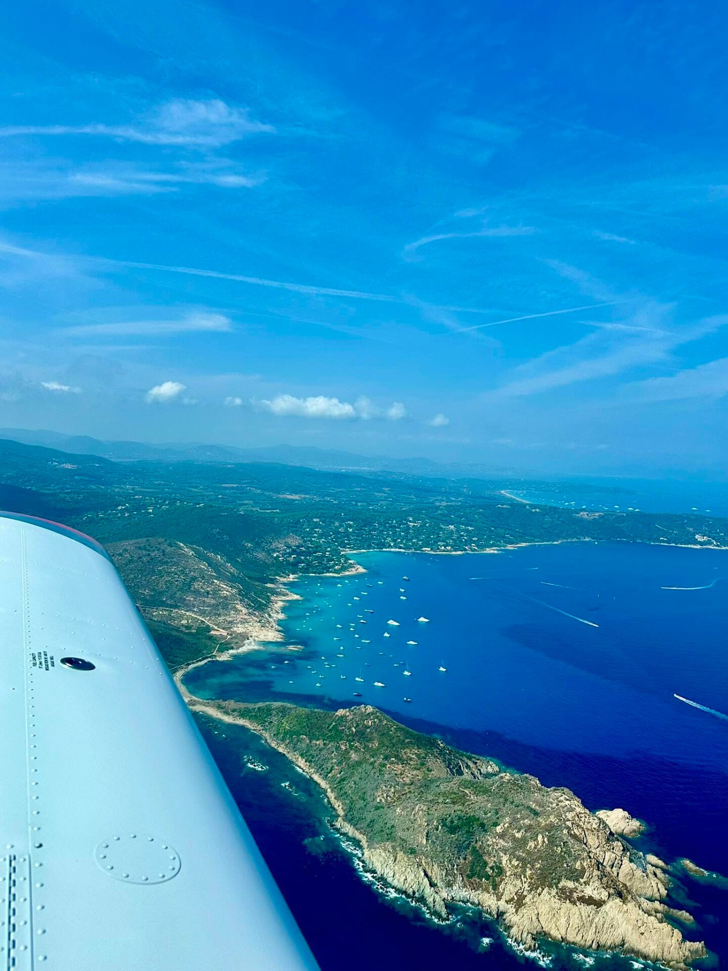 Côte d’Azur vue du ciel : îles d’Hyères et Saint-Tropez