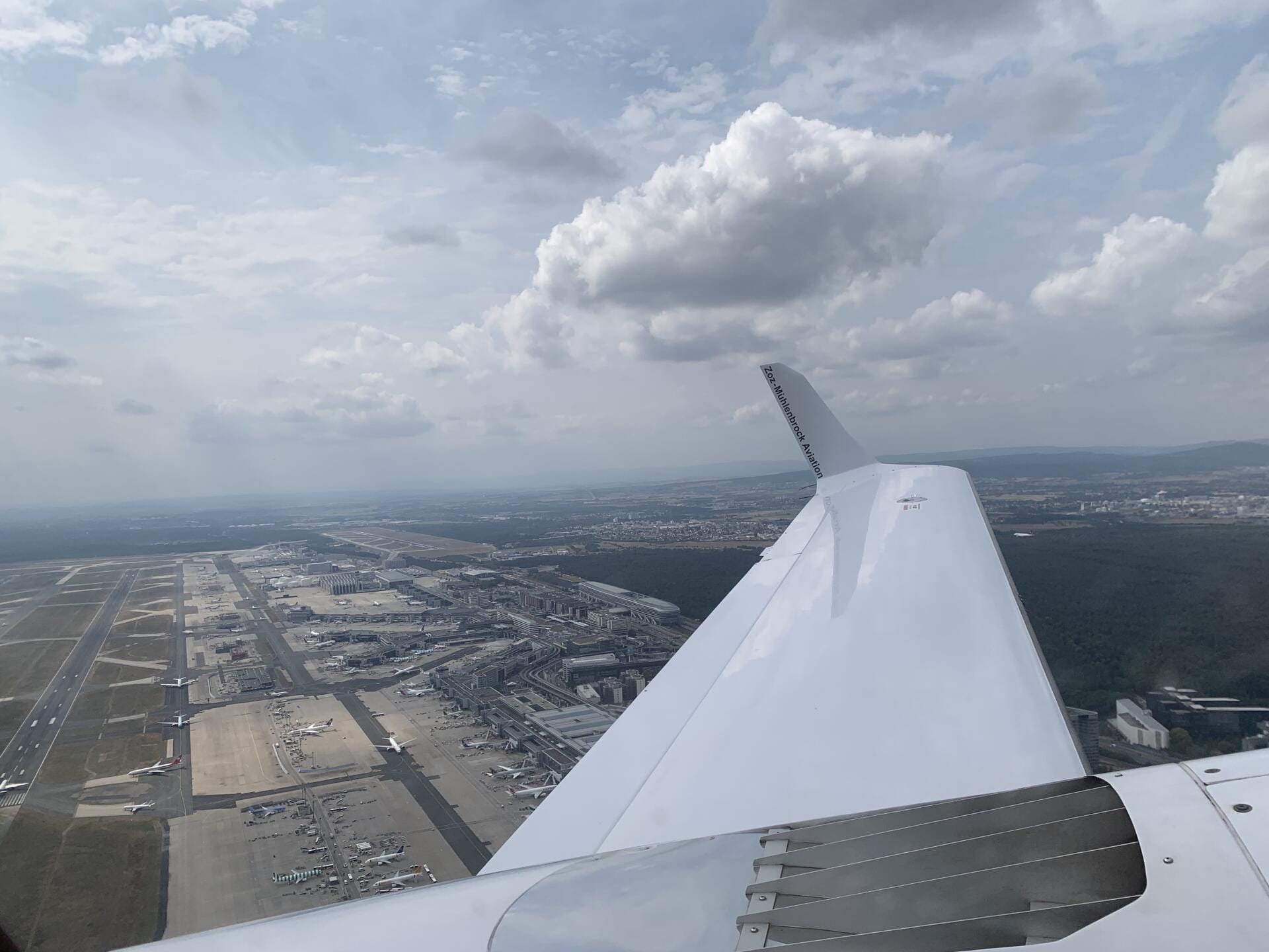 Rundflug FRANKFURT 🌇🌃ZWEI-MOTORIGES✈️ Flugzeug erleben