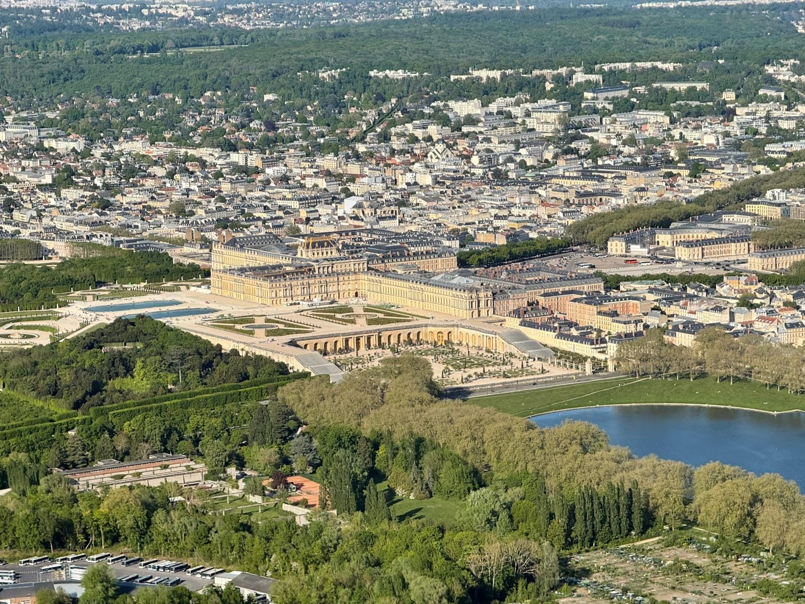 Survol de la Seine et du Château de Versailles