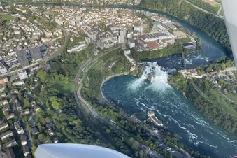 04a. Rheinfall-Panorama: Atemberaubender Rundflug (EUR)