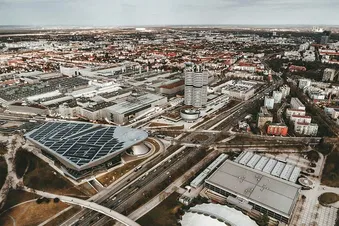 München-Rundflug: Allianz Arena, Marienplatz & Nymphenburg