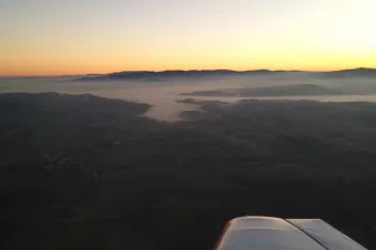 vallée d'Azergues sous la brume en fin de journée