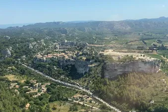Vol Hélico - Baux de Provence, fil du Rhône et littoral
