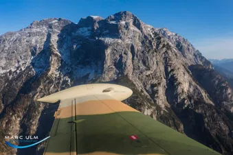 Eine Pizza in Trento* ex. Airforce Marchetti F260 (James Bond Marchetti)