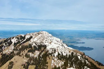Die Rigi, leicht verschneit