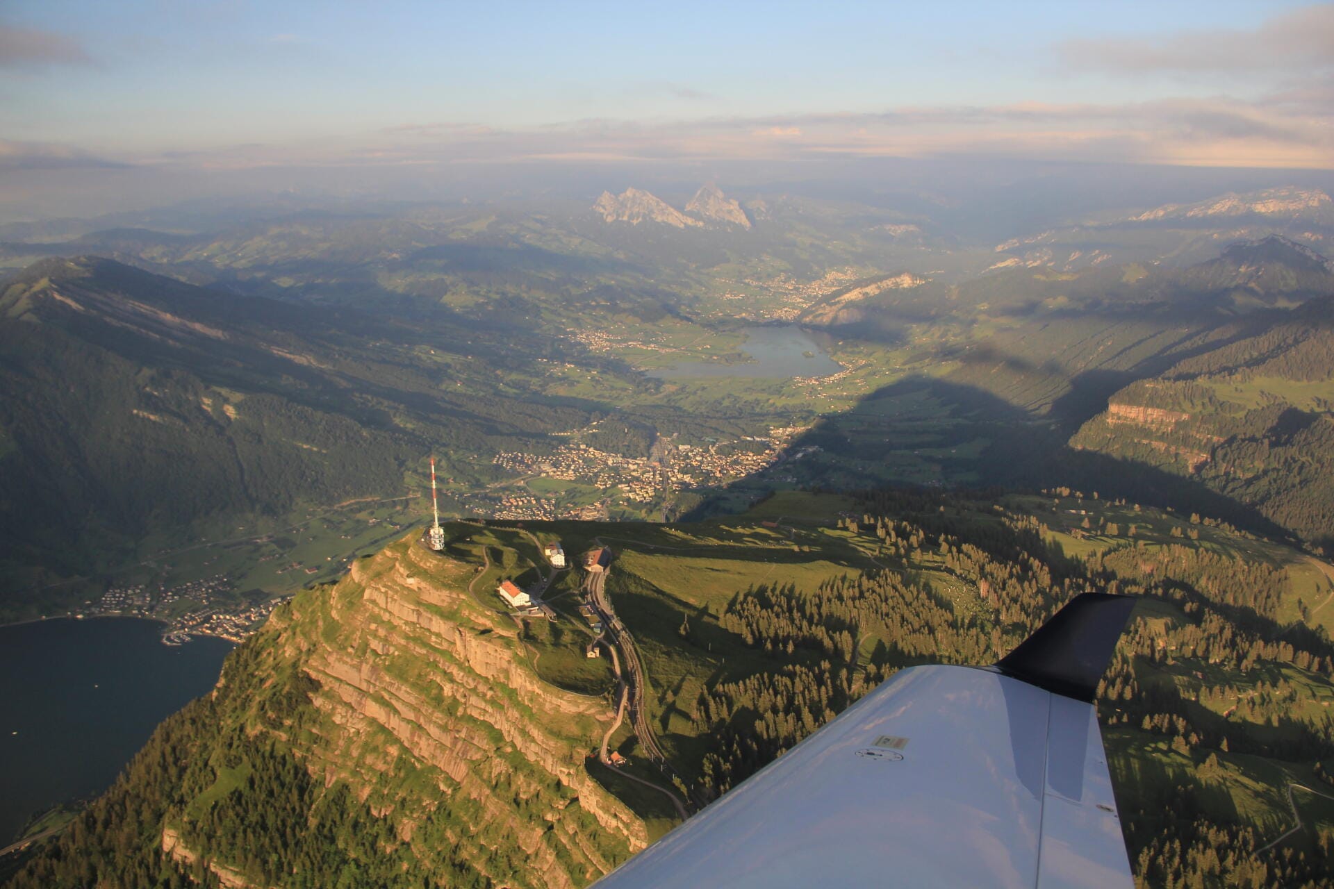 Fliege ab Zürich Kloten zu "Best of" Innerschweiz