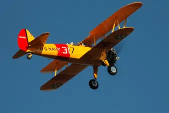 Großer Doppeldecker Rundflug in einer 450HP Boeing Stearman (1h)