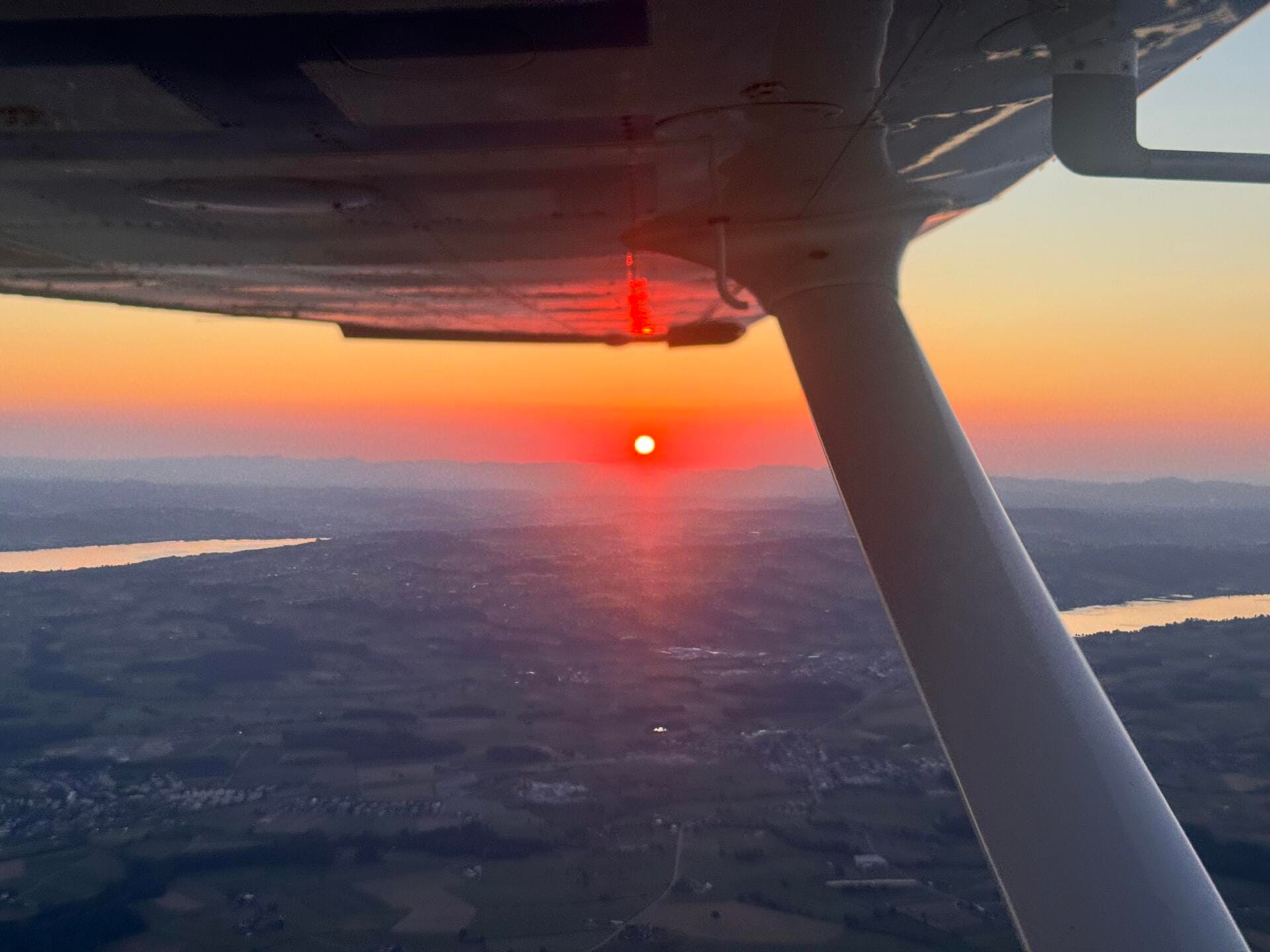 Chasing the sun over the Lake of Zurich
