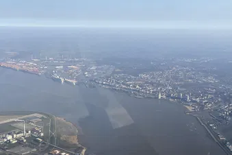 Küstenzauber: Eine Stunde über Bremerhaven und Cuxhaven