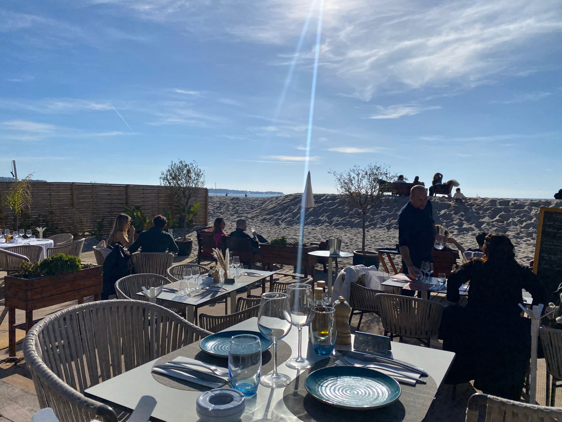 La Croisette par une belle journée ensoleillée