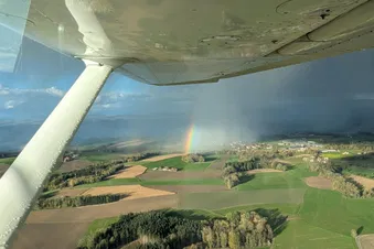 Alpen, Seen & Städte aus der Luft