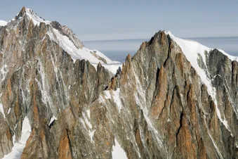 Survolez le Mont Blanc : une aventure aérienne unique