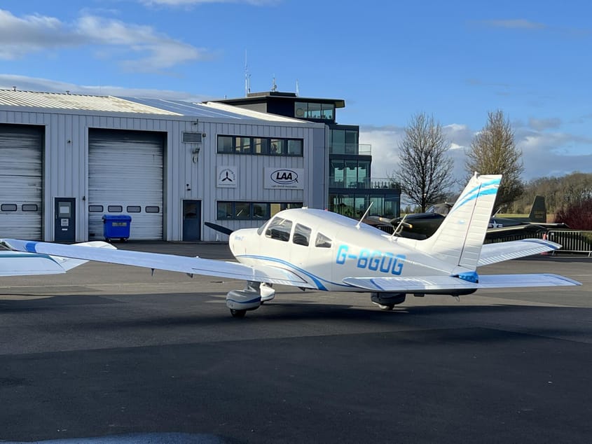 Short hop to Sandown for lunch - 2 Seats