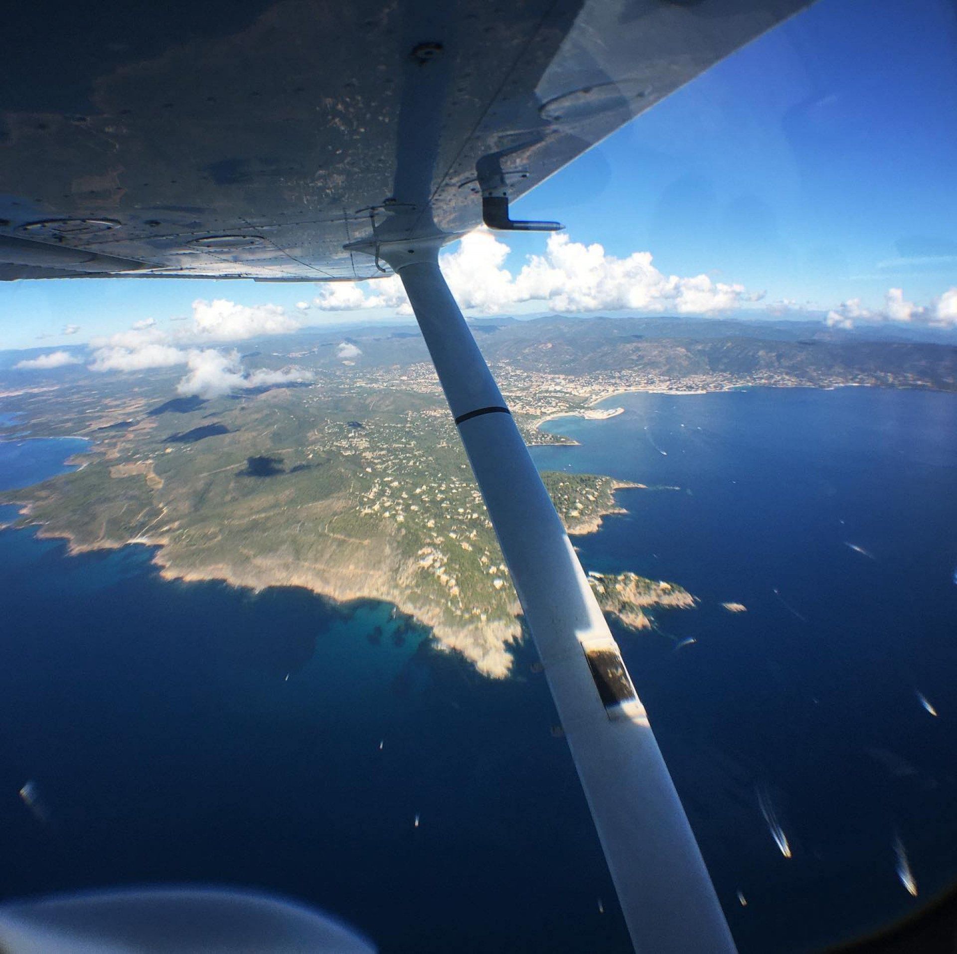 Balade aérienne Marseille / Calanques / Hyères / St-Raphael