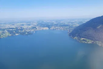 Rundflug im Seengebiet