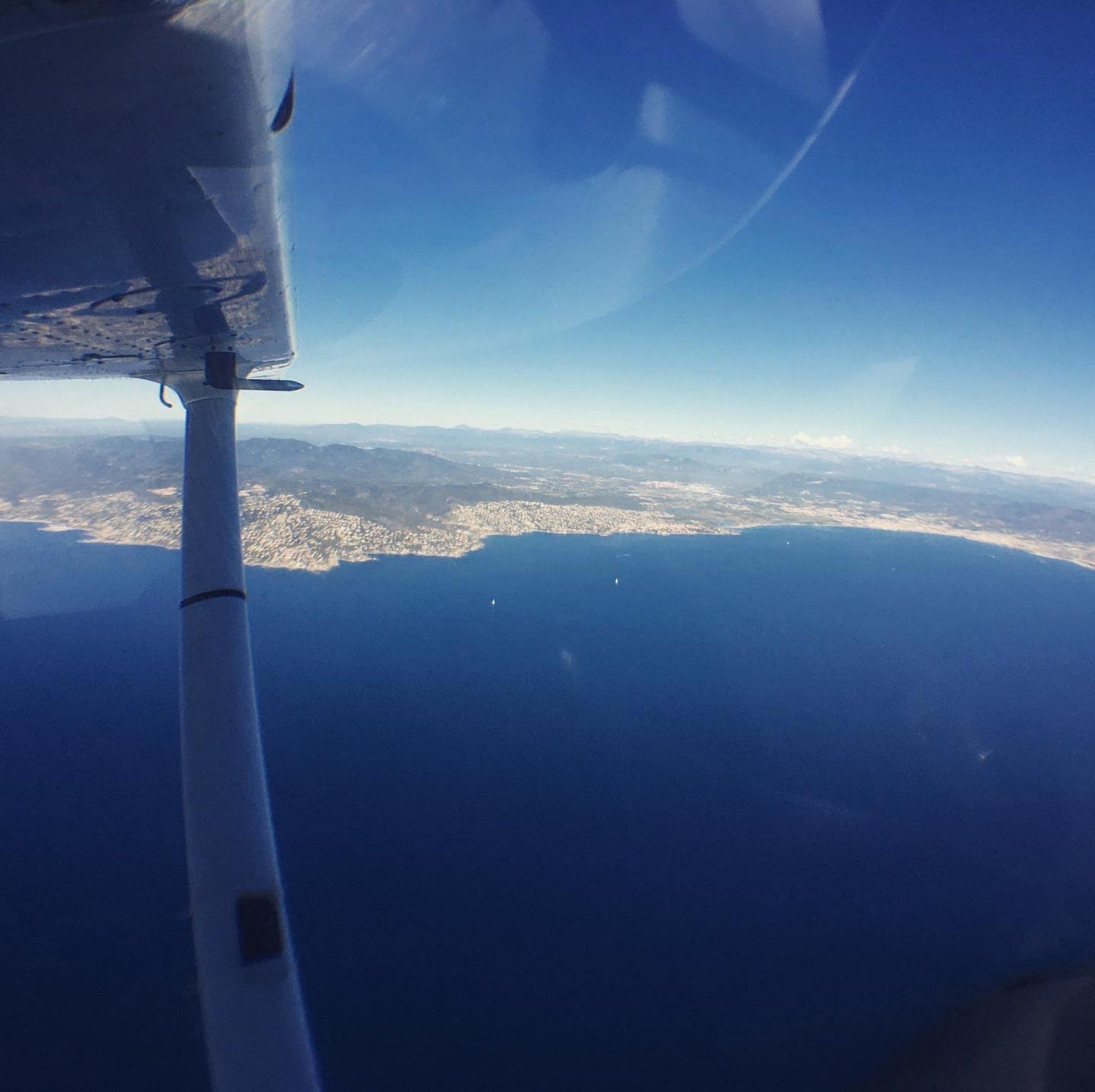 Balade aérienne Marseille / Calanques / Hyères / St-Raphael