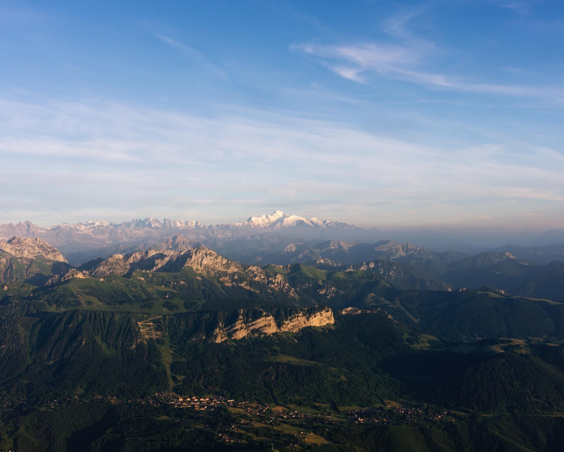 Balade aérienne entre Léman et montagnes suisses