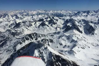 Escale à l'altiport 007 (via le Pic du Midi)