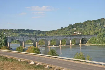Agen et ses alentours en hélicoptère | 20 min