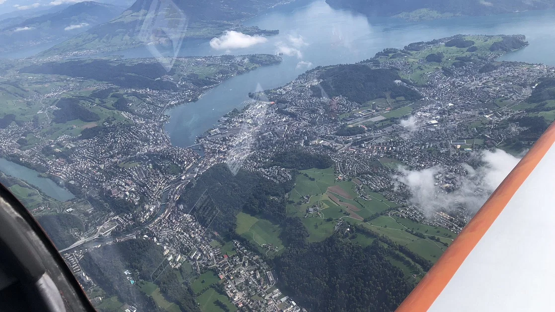 Flug über Luzern, Vierwaldstättersee und Rigi