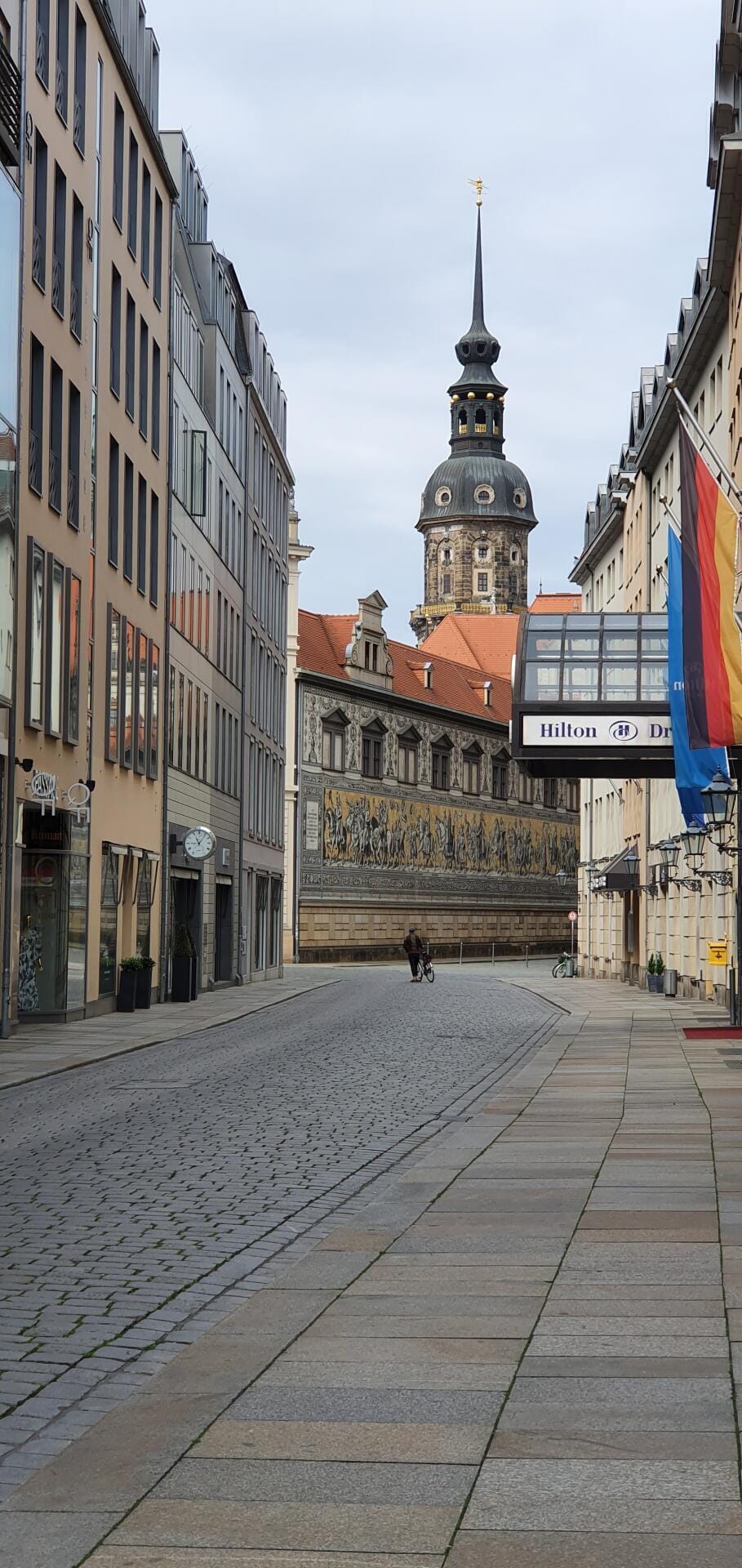 Die Dresdner Altstadt mit Blick auf den Fürstenzug