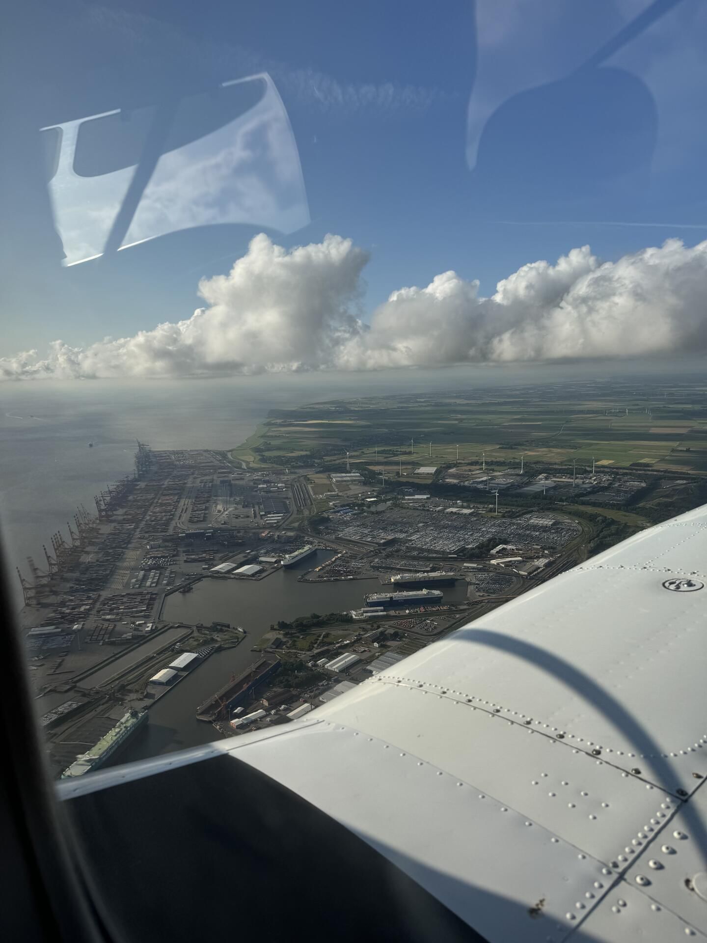Nordseerundflug über Wilhelmshaven, Bremerhaven und Cuxhaven