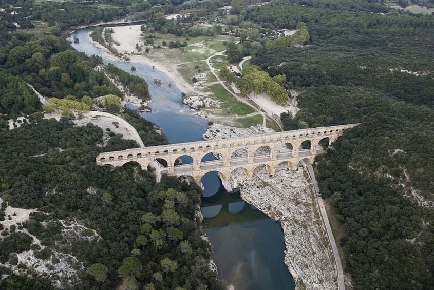 Pont du Gard - Camargue - Salins du Midi