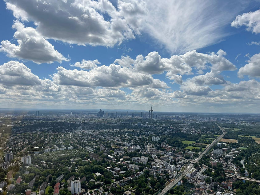 Hubschrauber Rundflug über Frankfurt Skyline