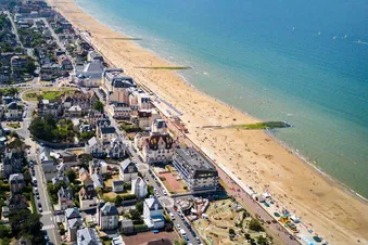 Vue aérienne de la plage