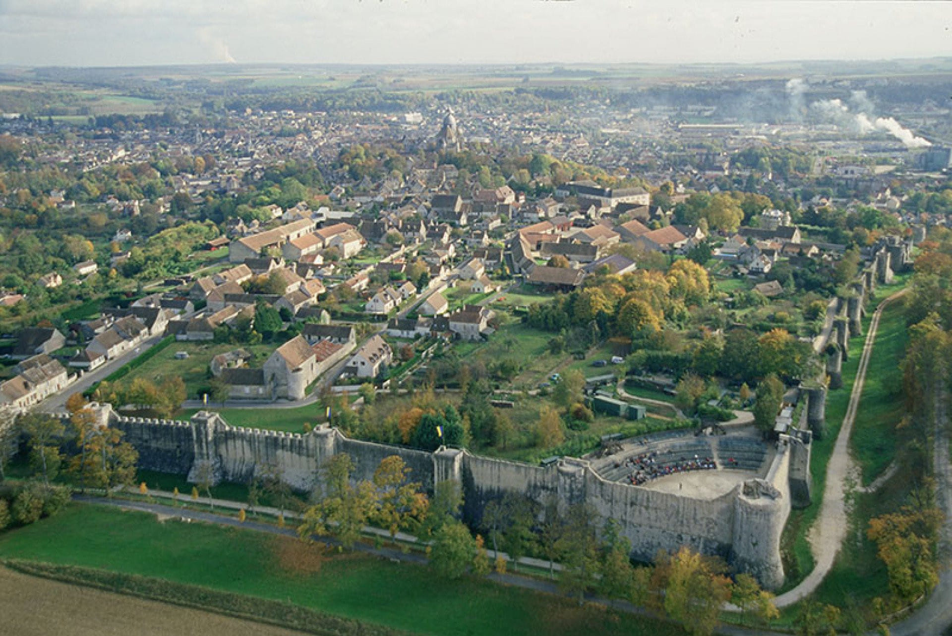 Survol des châteaux et merveilles de la Seine et Marne