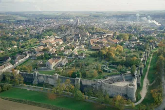 Survol des châteaux et merveilles de la Seine et Marne