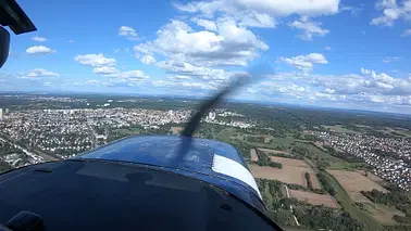 Platzrunden über Egelsbach für Unentschlossene (Cessna 150)