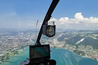 Thunersee Rundflug im R22 mit Apero Hotel Meielisalp