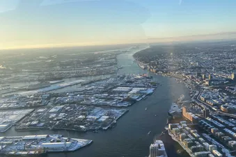 Rundflug über Hamburg, Elbe und Alster