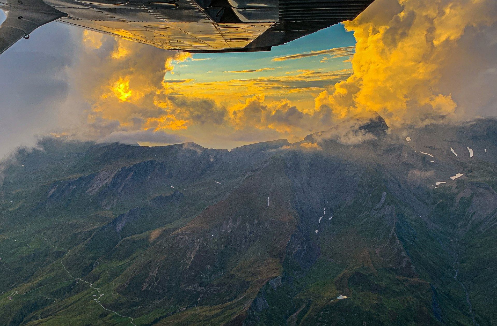sundowner flight -  zur schönsten Region der Schweiz