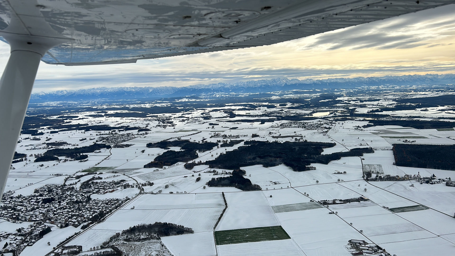 Zum Chiemsee entlang der Alpen