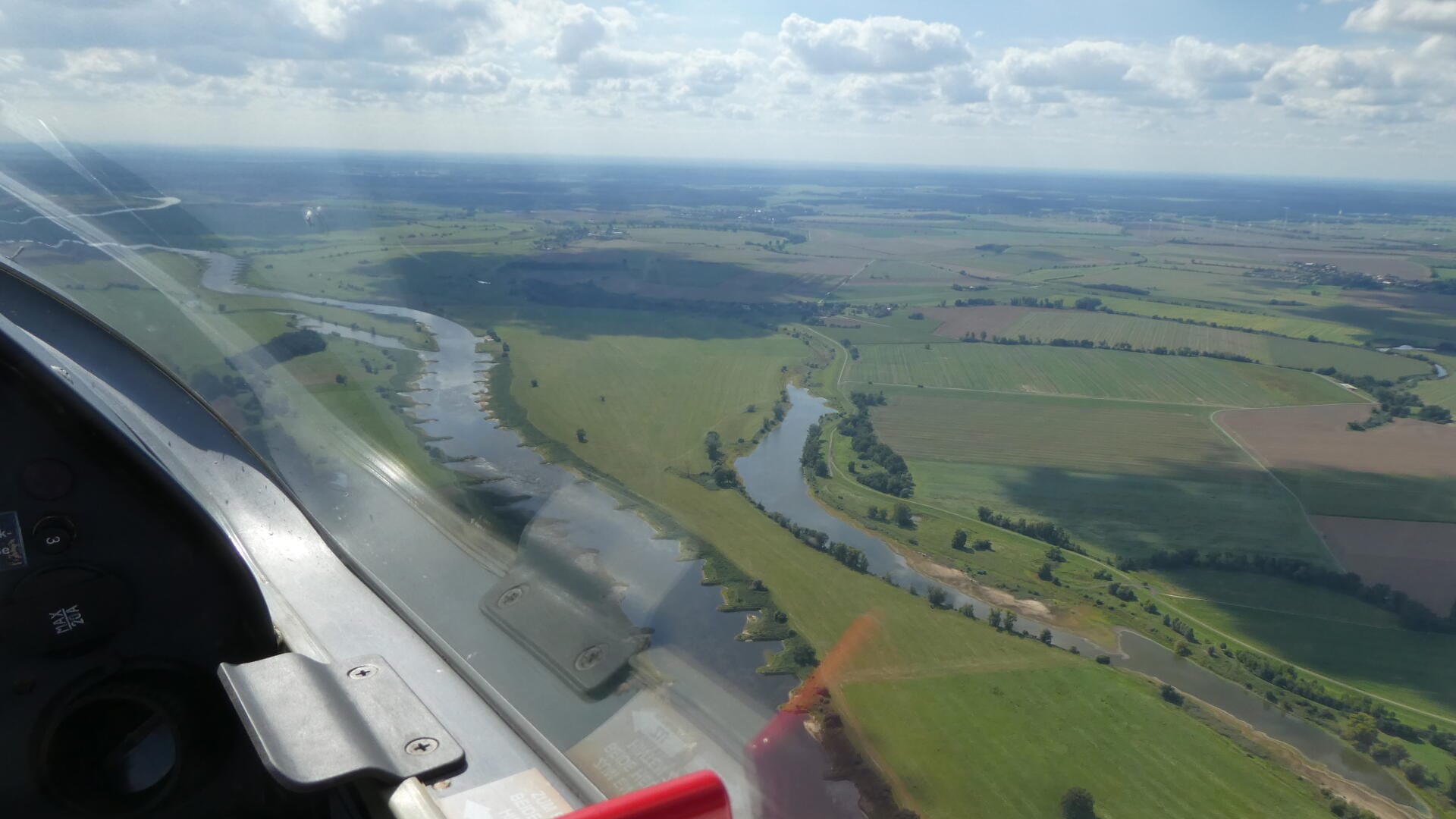 die Elbe schlängelt sich
